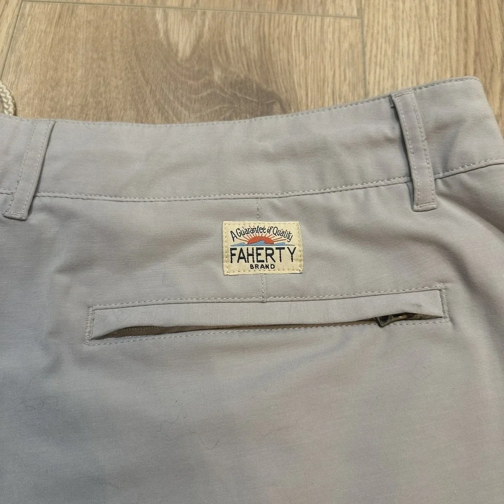 Faherty All Day Short Men 40 Gray 8